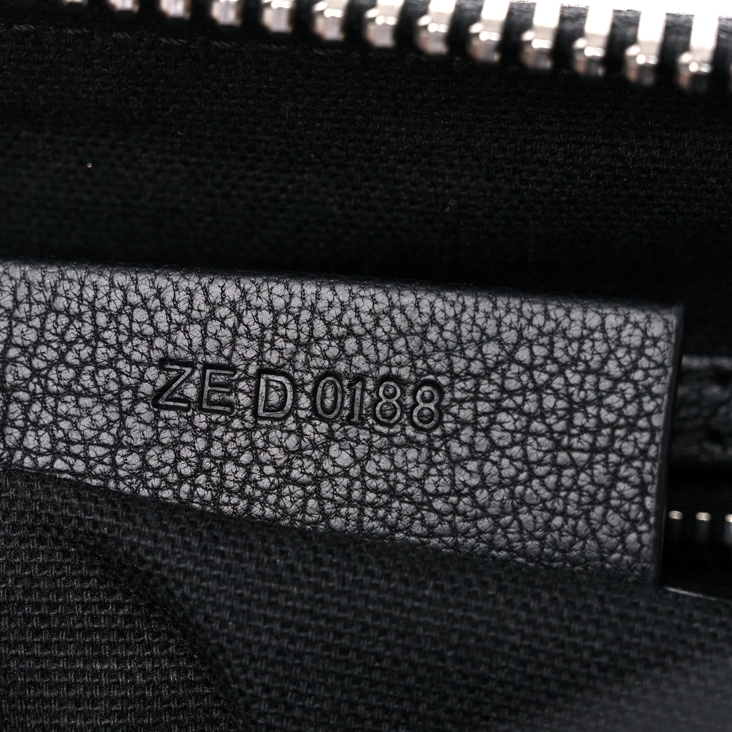 Sugar Goatskin Medium Antigona Black