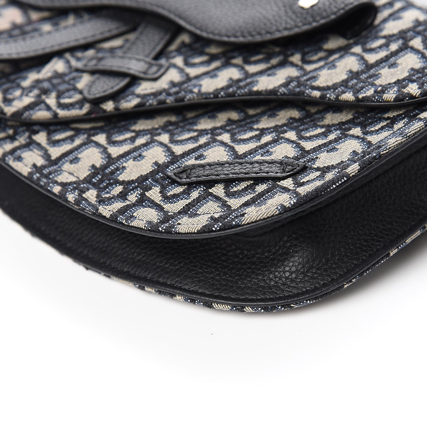 Oblique Saddle Messenger Pouch Beige Black