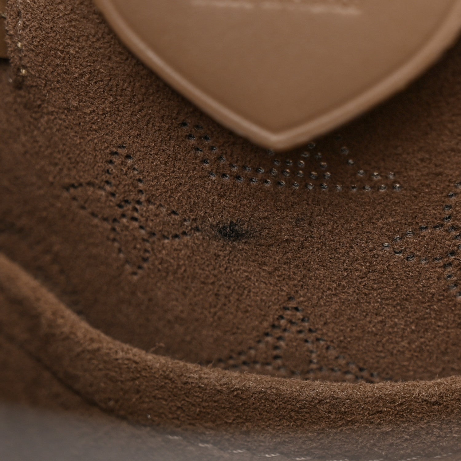 Louis Vuitton Mahina Girolata Galet 12 of 14