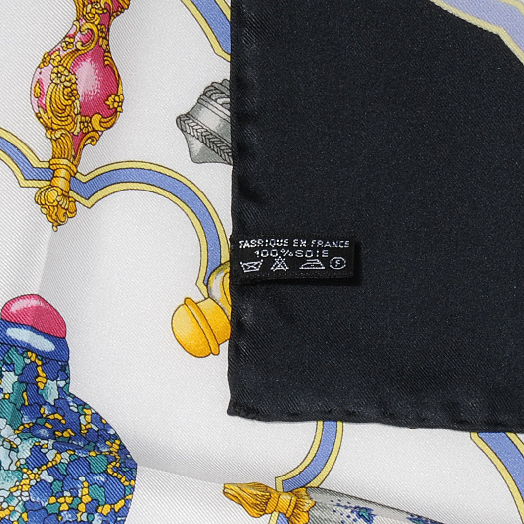 Silk Quimporte le Flacon Pocket Square
