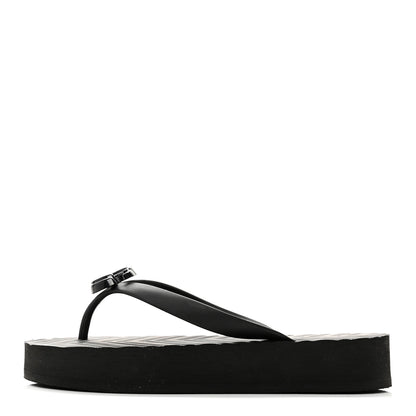 Gucci Rubber Chevron Womens GG Thong Sandals 35 Black 1 of 9