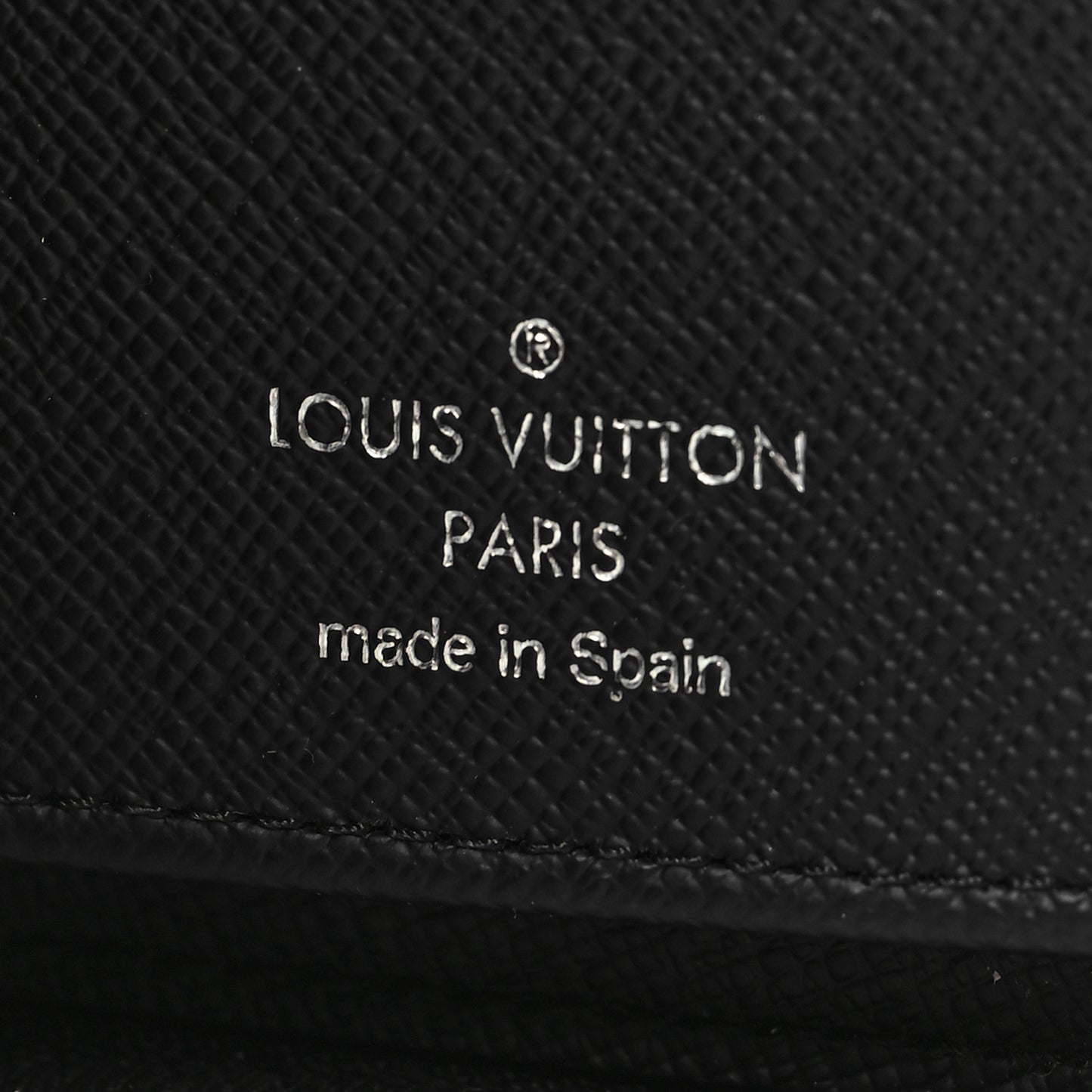 Epi Zippy Vertical Wallet Black