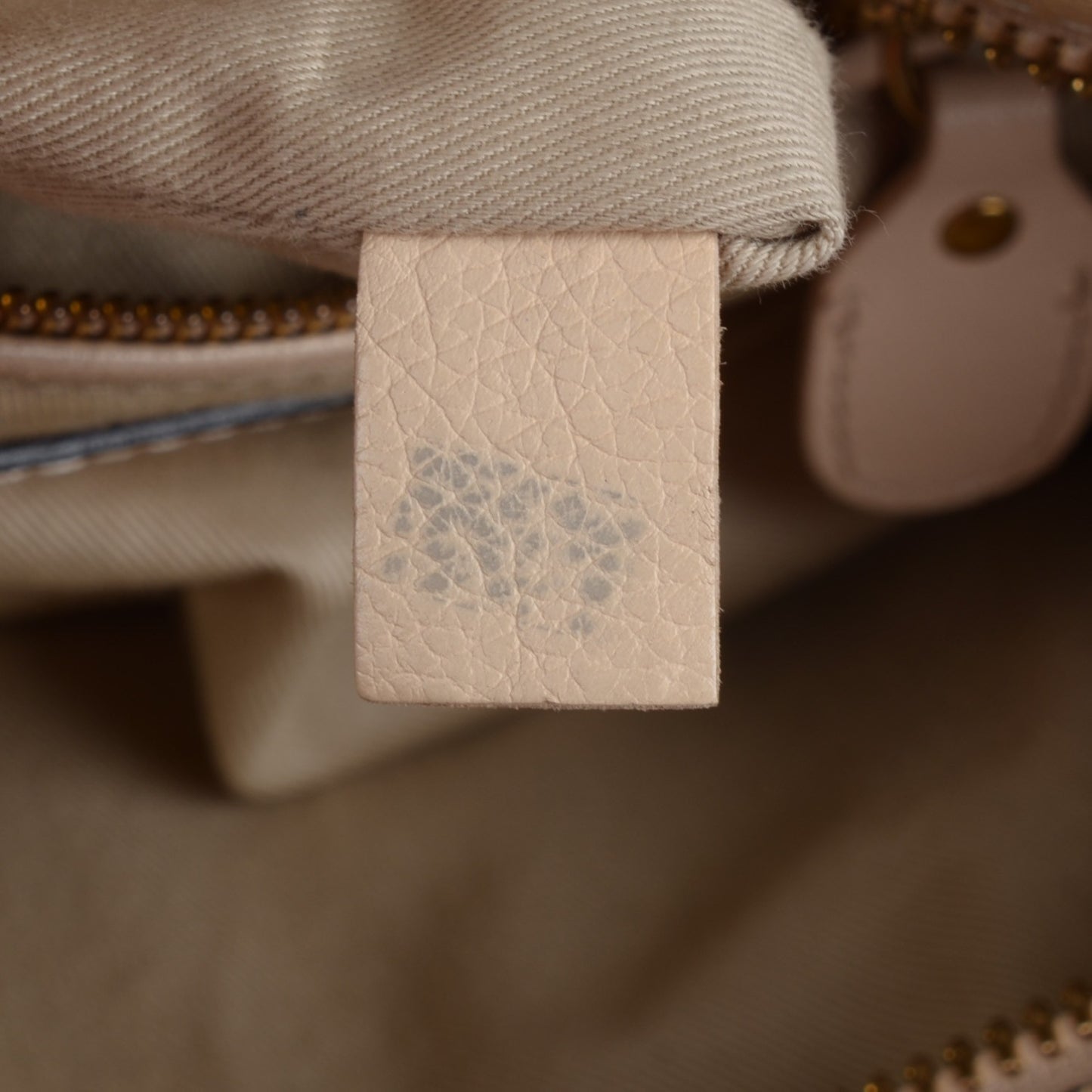 Calfskin Medium Paraty Biscotti Beige