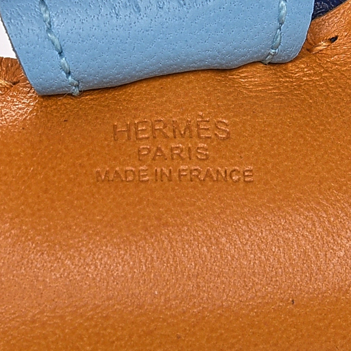 Milo Lambskin Grigri Rodeo Horse Bag Charm PM Naturel Bouton D'Or Celeste Bleu Saphir