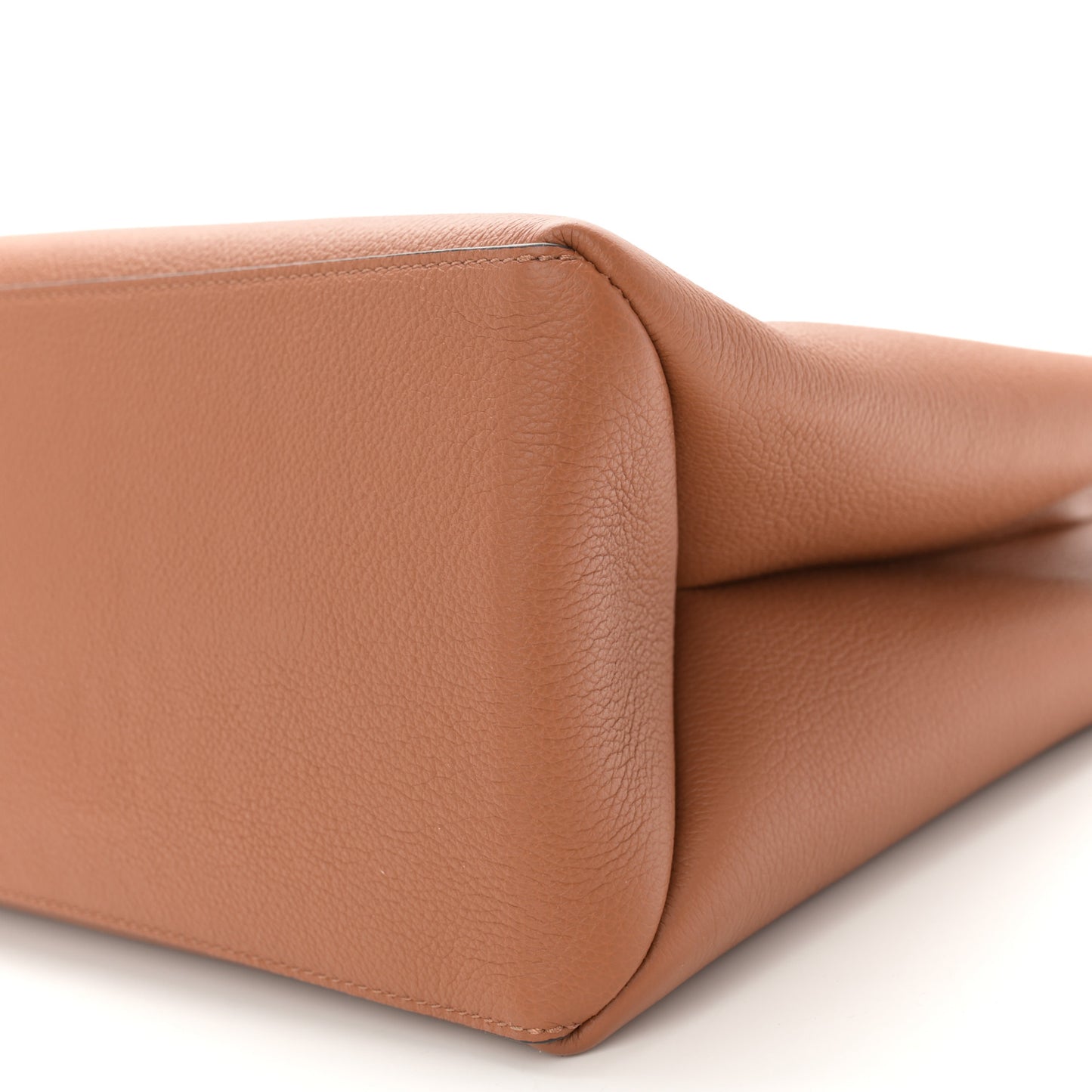 Grained Calfskin Lockme Shopper Chataigne