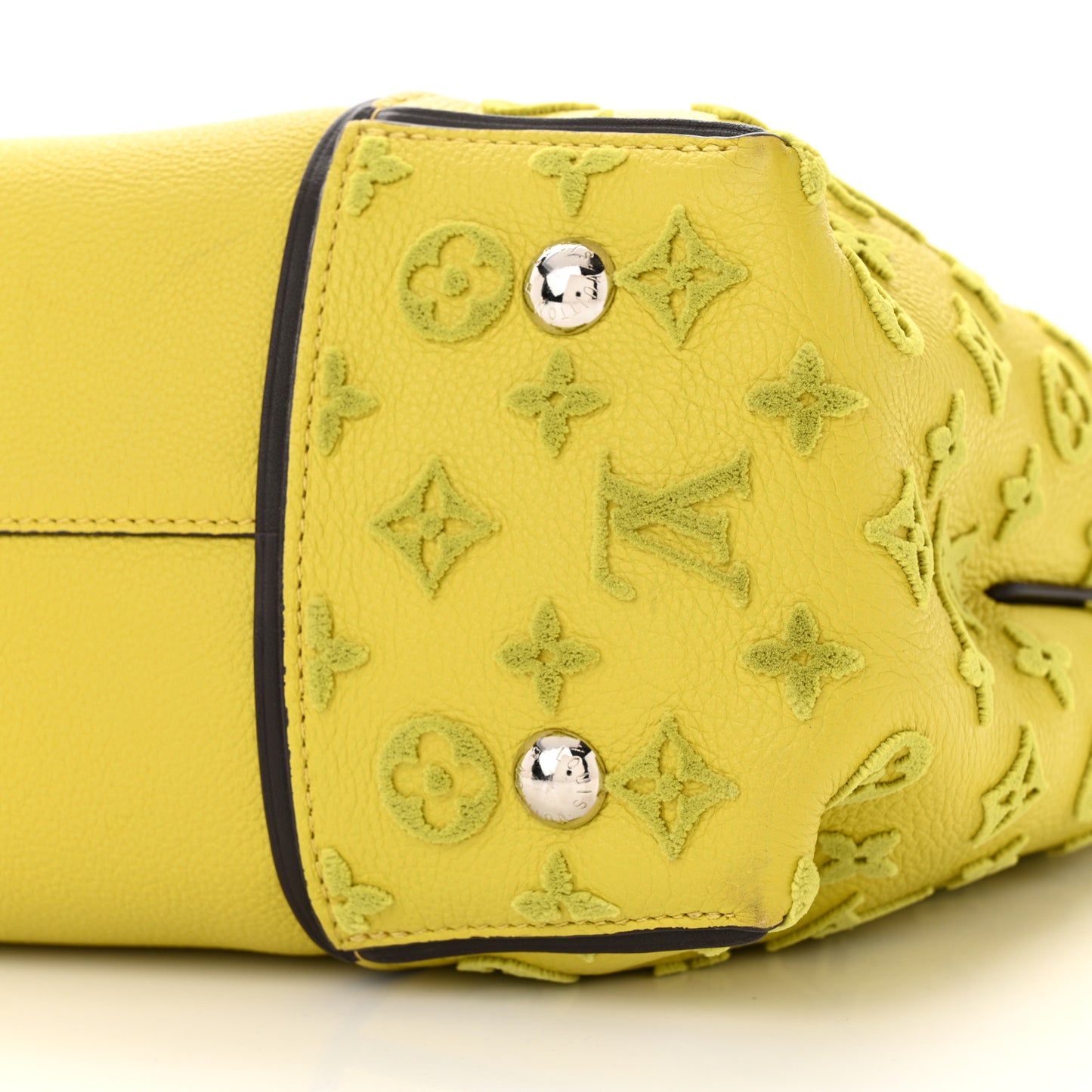 Veau Cachemire Tote W PM Pistache
