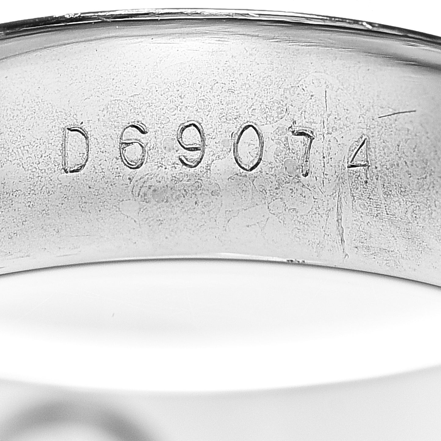 18K White Gold 5.5mm LOVE Ring 54 6.75