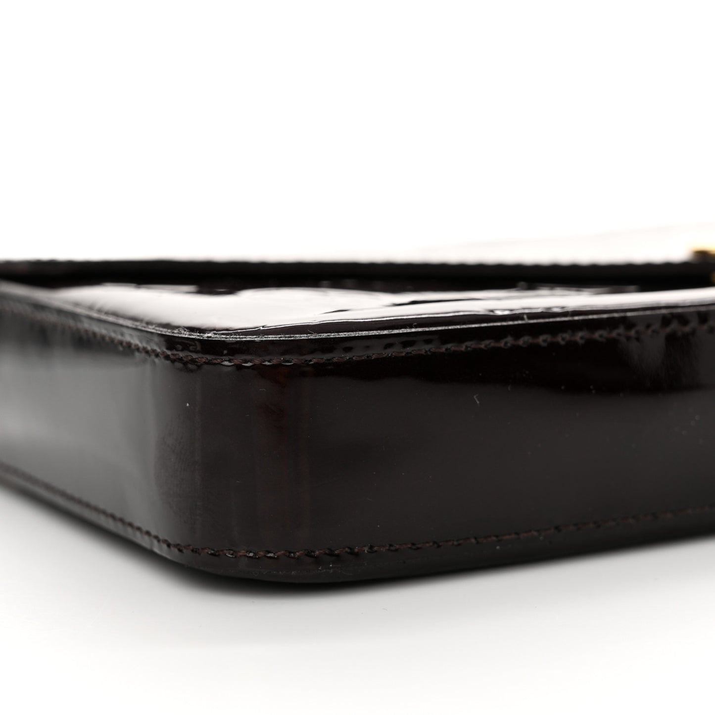 Vernis Pochette Felicie Chain Wallet Amarante
