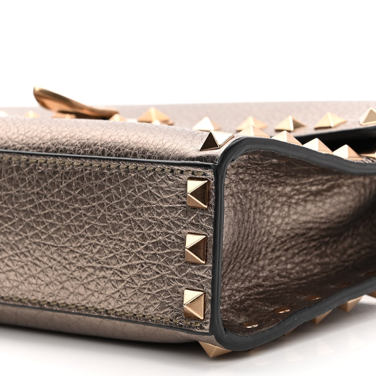 Metallic Pebbled Calfskin Medium Rockstud Flip Lock Crossbody Bag Sasso