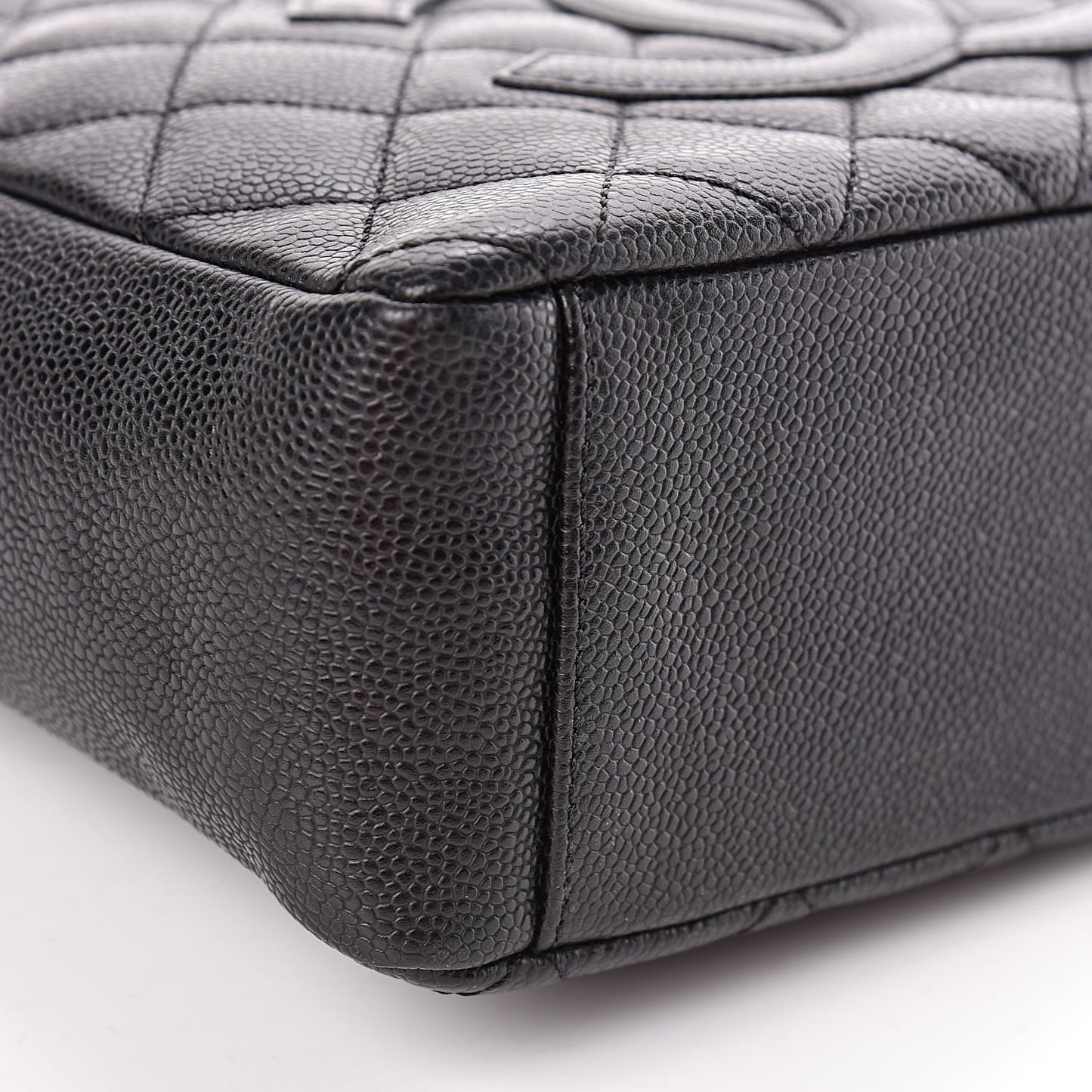 Caviar Quilted Petit Shopping Tote PST Black