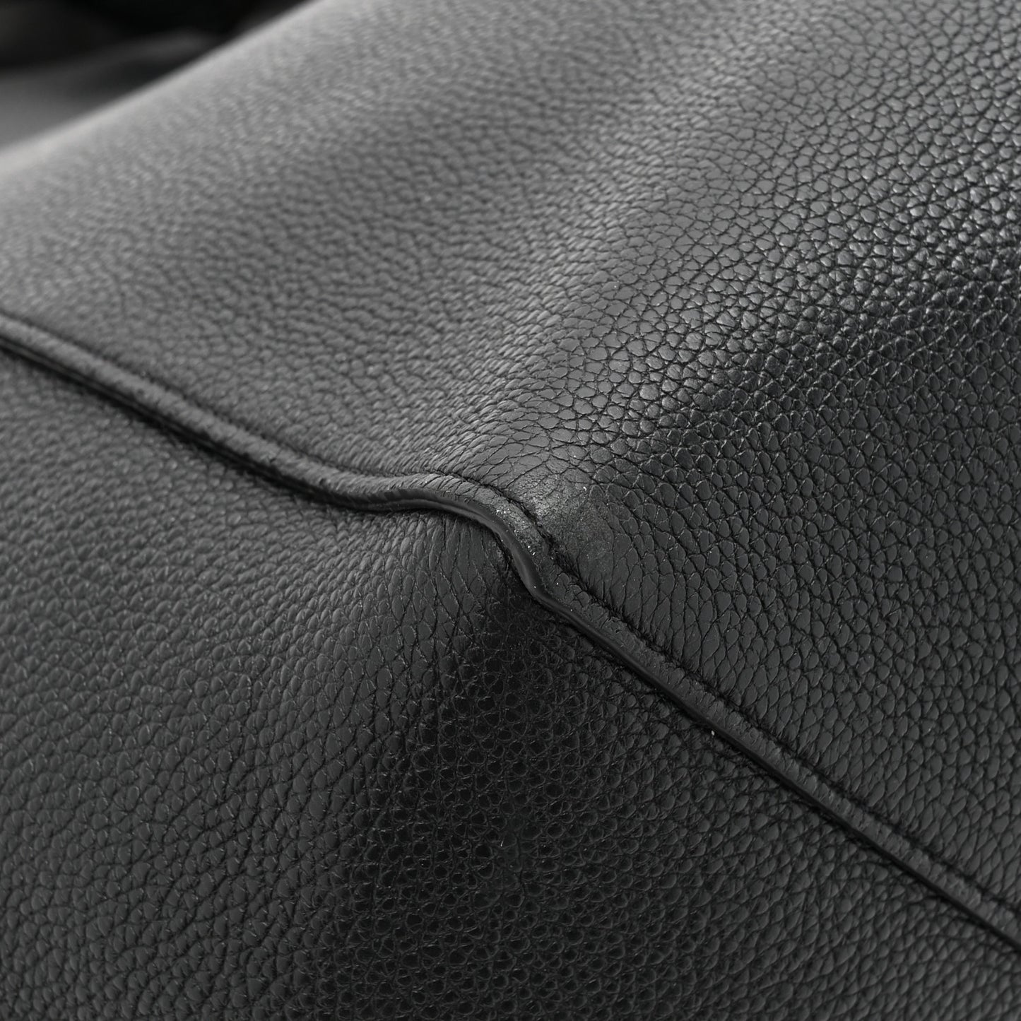 Soft Grained Calfskin Small Belt Cabas Phantom Black
