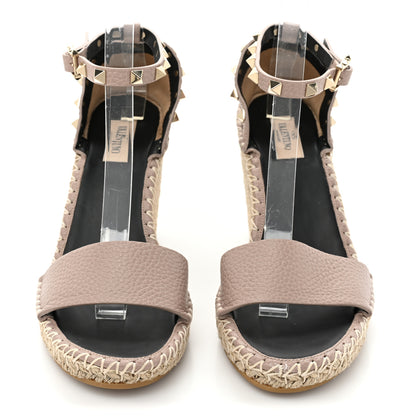 Valentino Garavani Grained Calfskin Rockstud Ankle Strap Espadrille 15/105mm Wedge Sandals 40 Poudre Natural 2 of 9