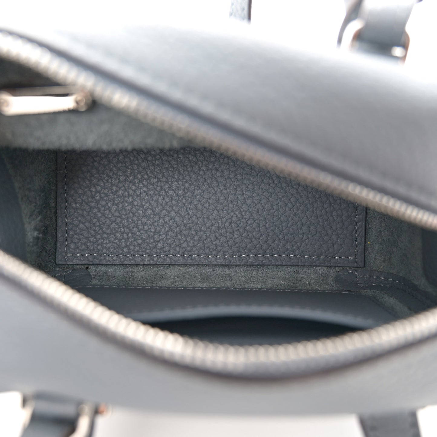 Taurillon Soft Nano Cool Box Satchel Pacific