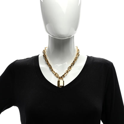Louis Vuitton LV Edge Necklace Cadenas Gold 2 of 4