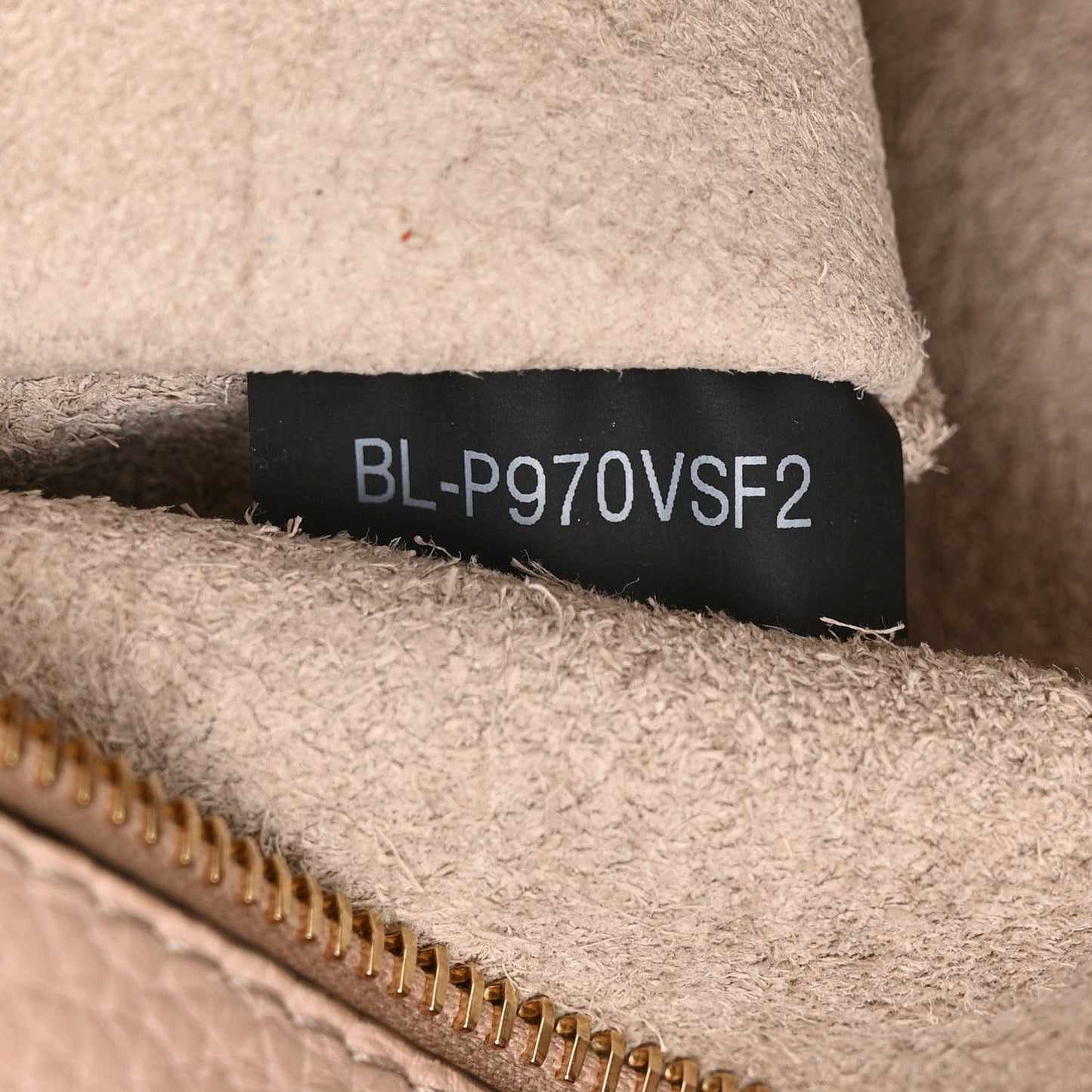 Pebbled Calfskin Medium Rockstud Tote Poudre