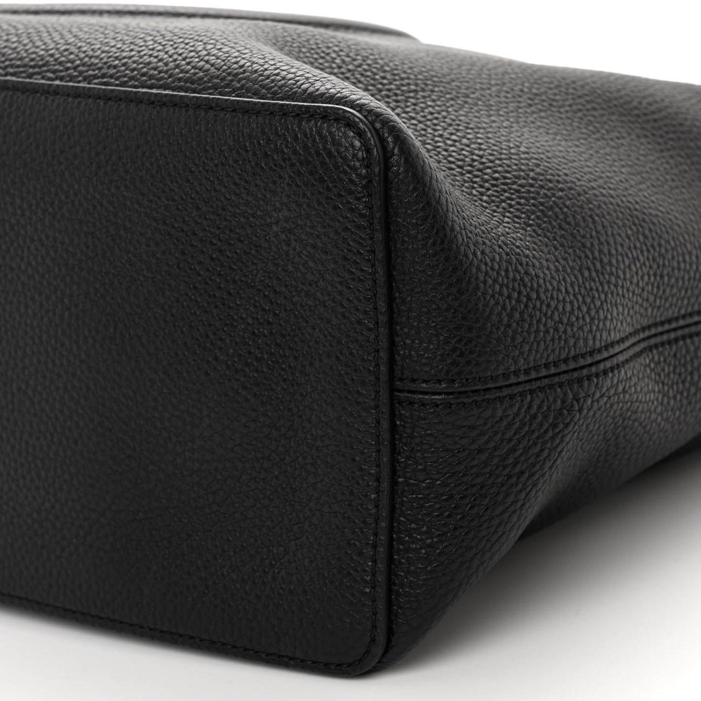 Pebbled Calfskin Large Soho Hobo Black