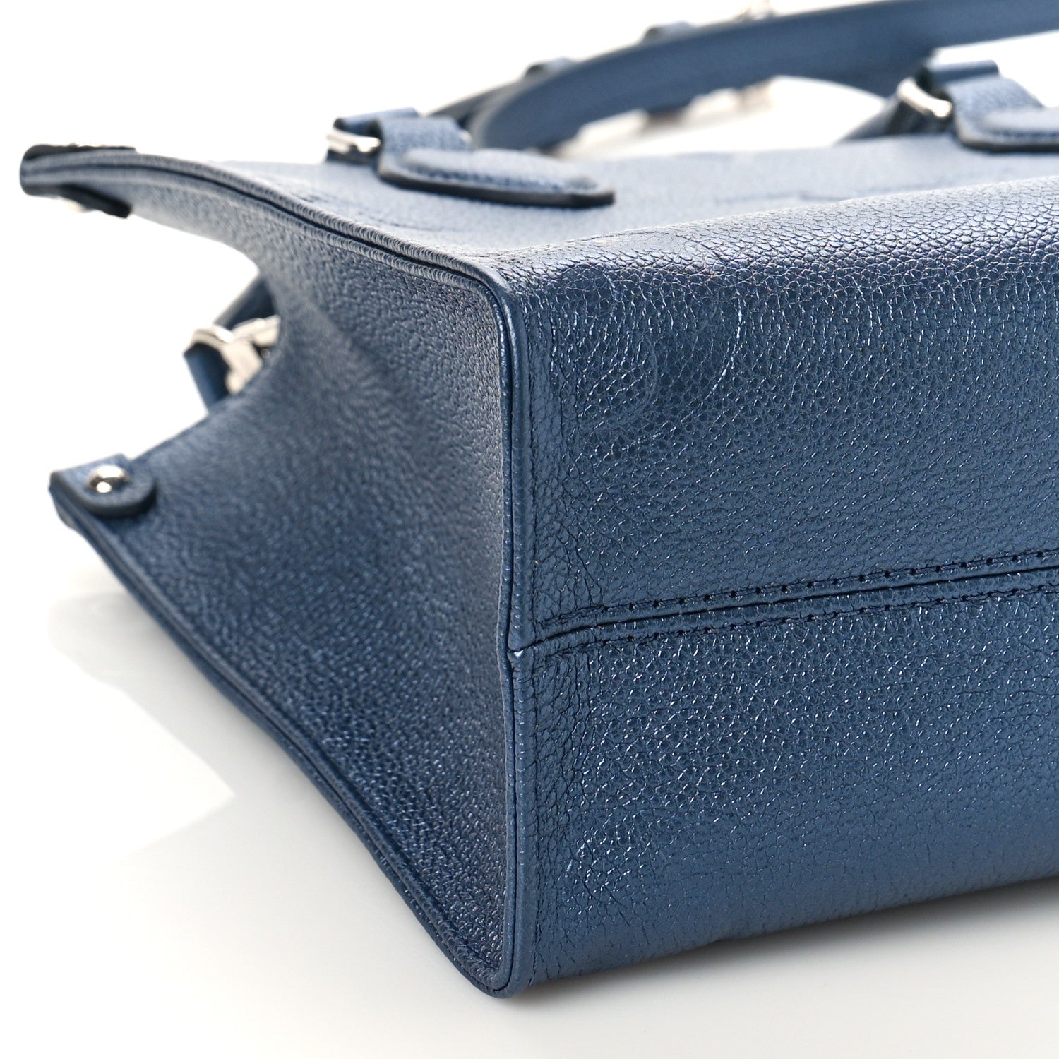Louis Vuitton Metallic Empreinte Monogram Giant Onthego PM Navy Nacre 7 of 9