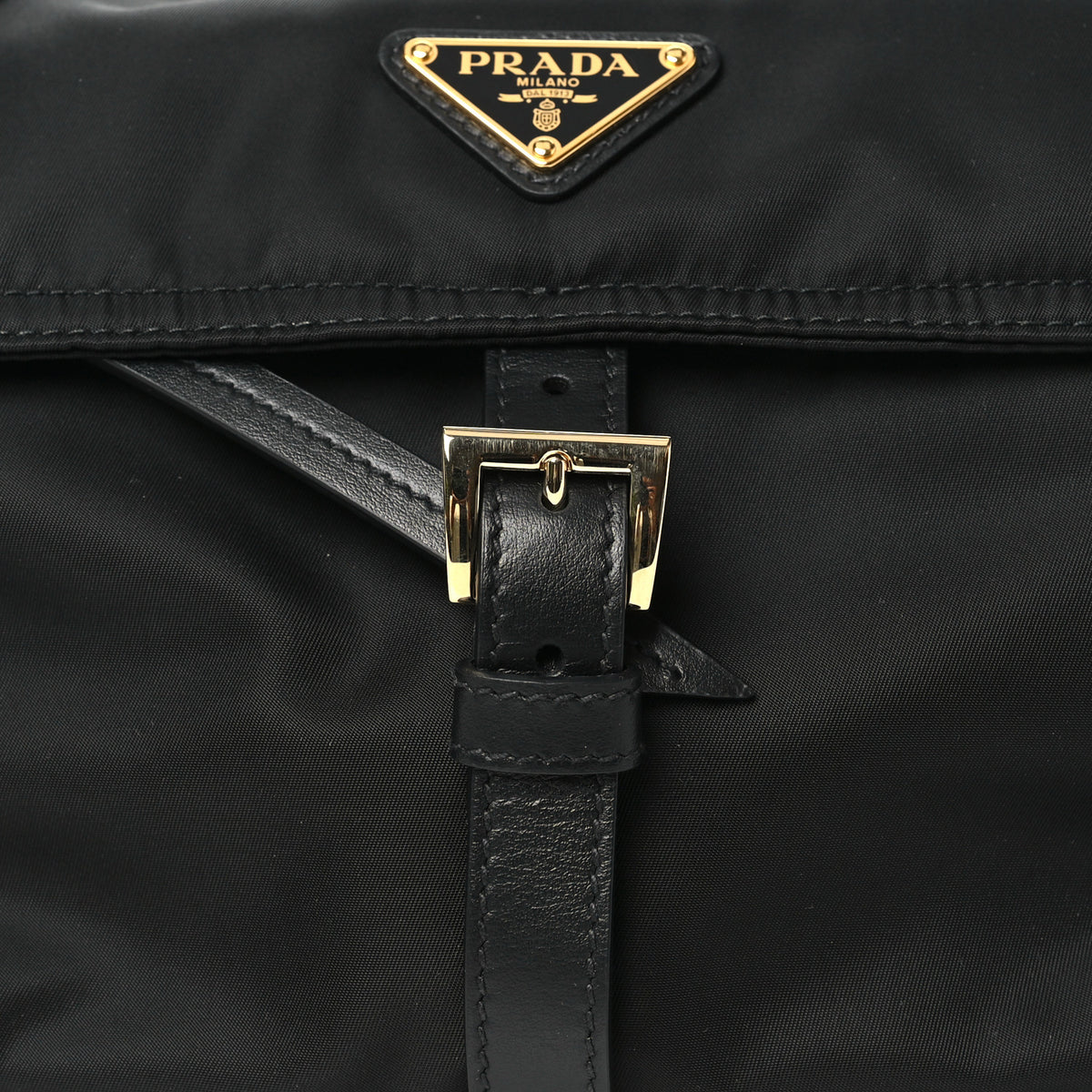 Re-Nylon Medium Explore Shoulder Bag Black