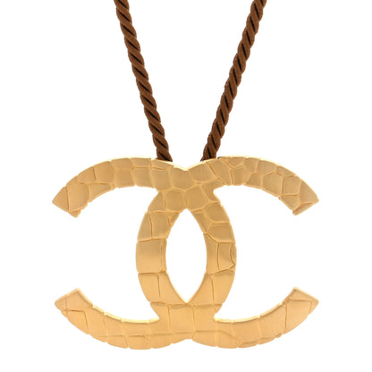 Chanel Silk Metal Crocodile Oversized CC Short Necklace Pendant Gold 1 of 5