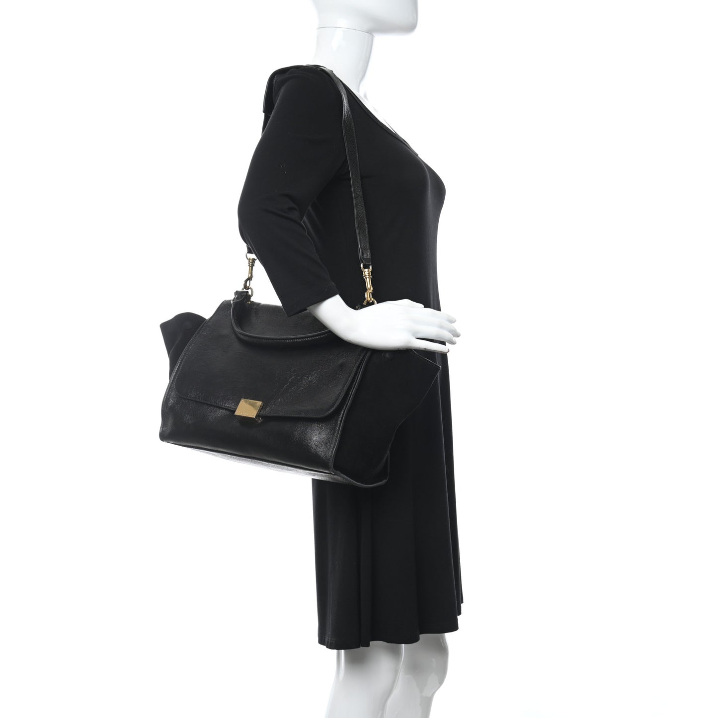 Vernice Suede Medium Trapeze Black