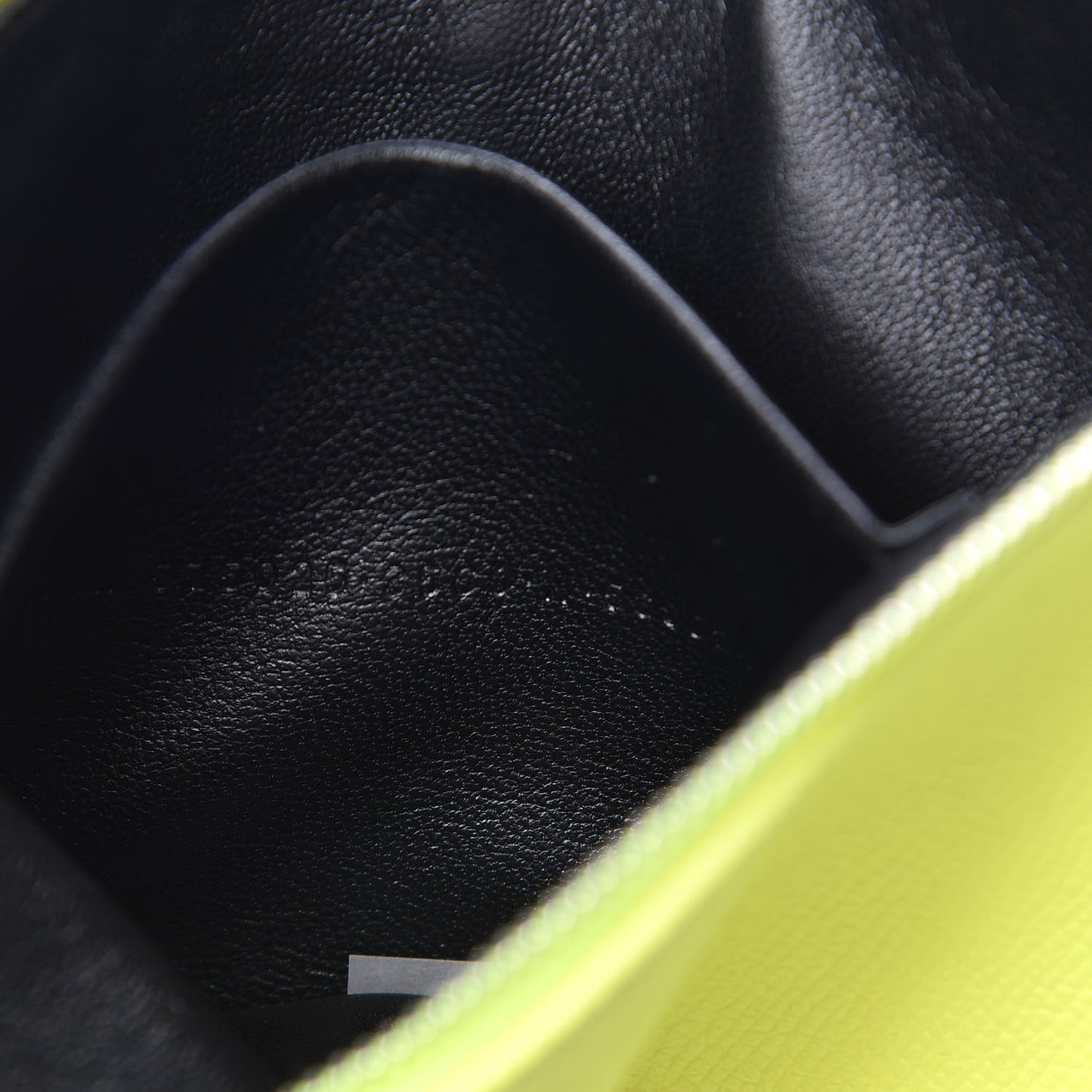 Grained Calfskin Logo Ville Zip Pouch M Acid Green Black