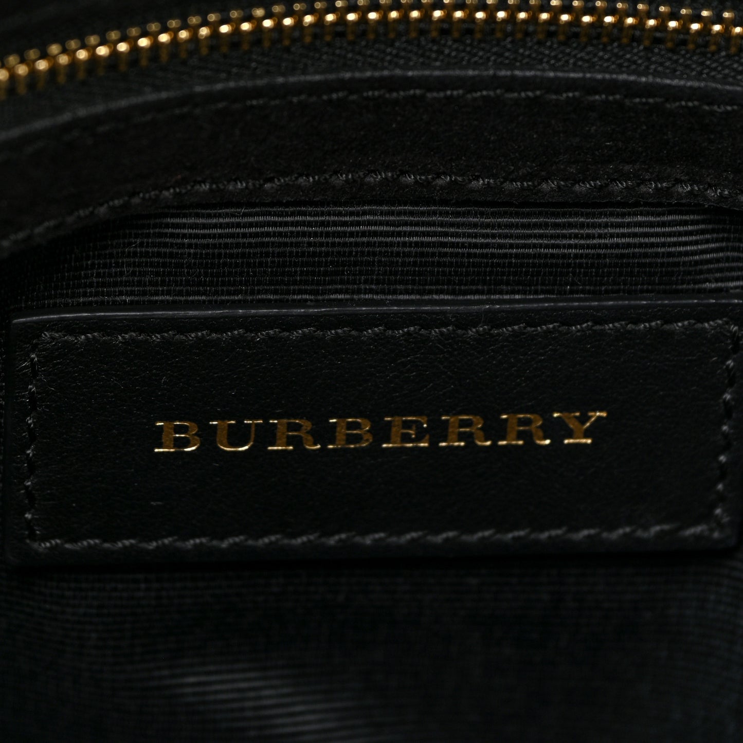 Signature Grain Medium Mildenhall Crossbody Bag Black