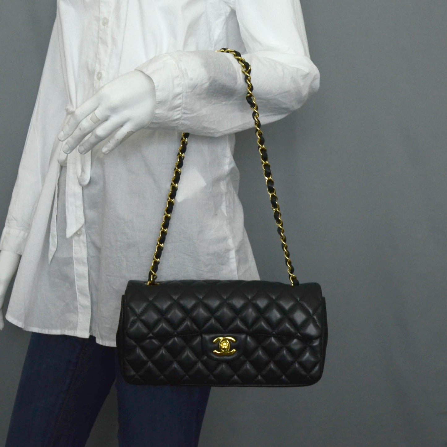 Lambskin Quilted East West Flap Black