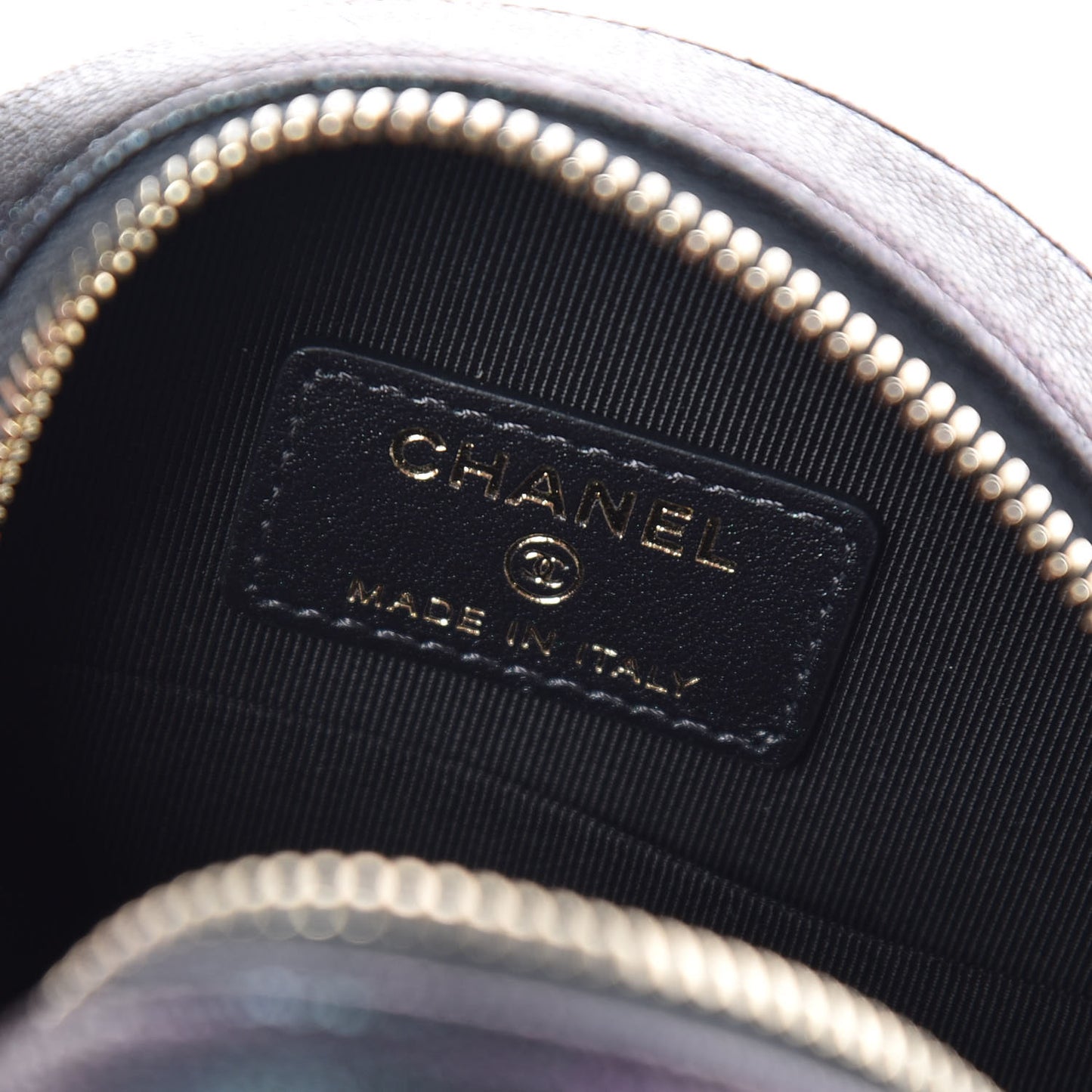 Iridescent Caviar Quilted Round Clutch With Chain Black