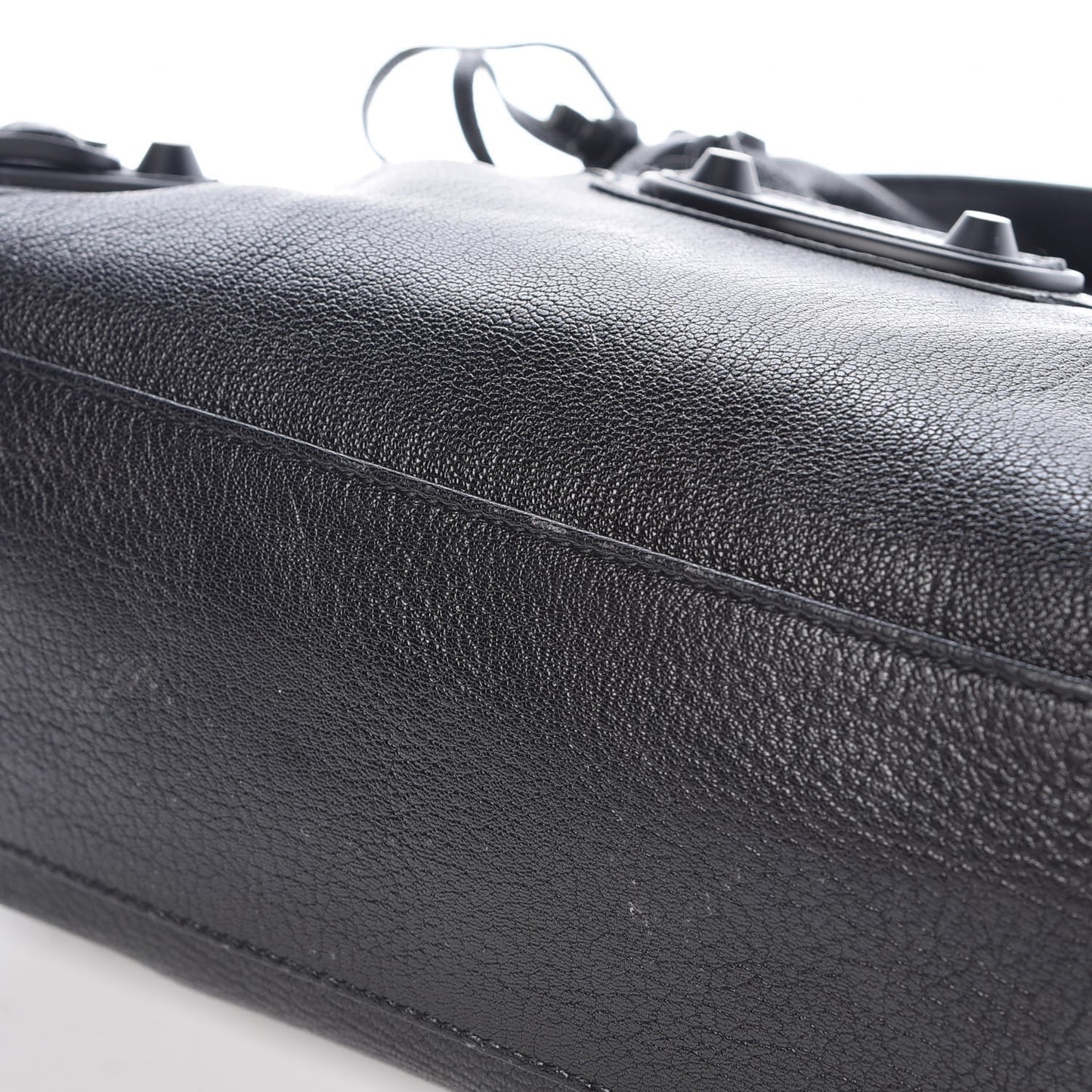 Chevre Black Metallic Edge Hardware S City Black