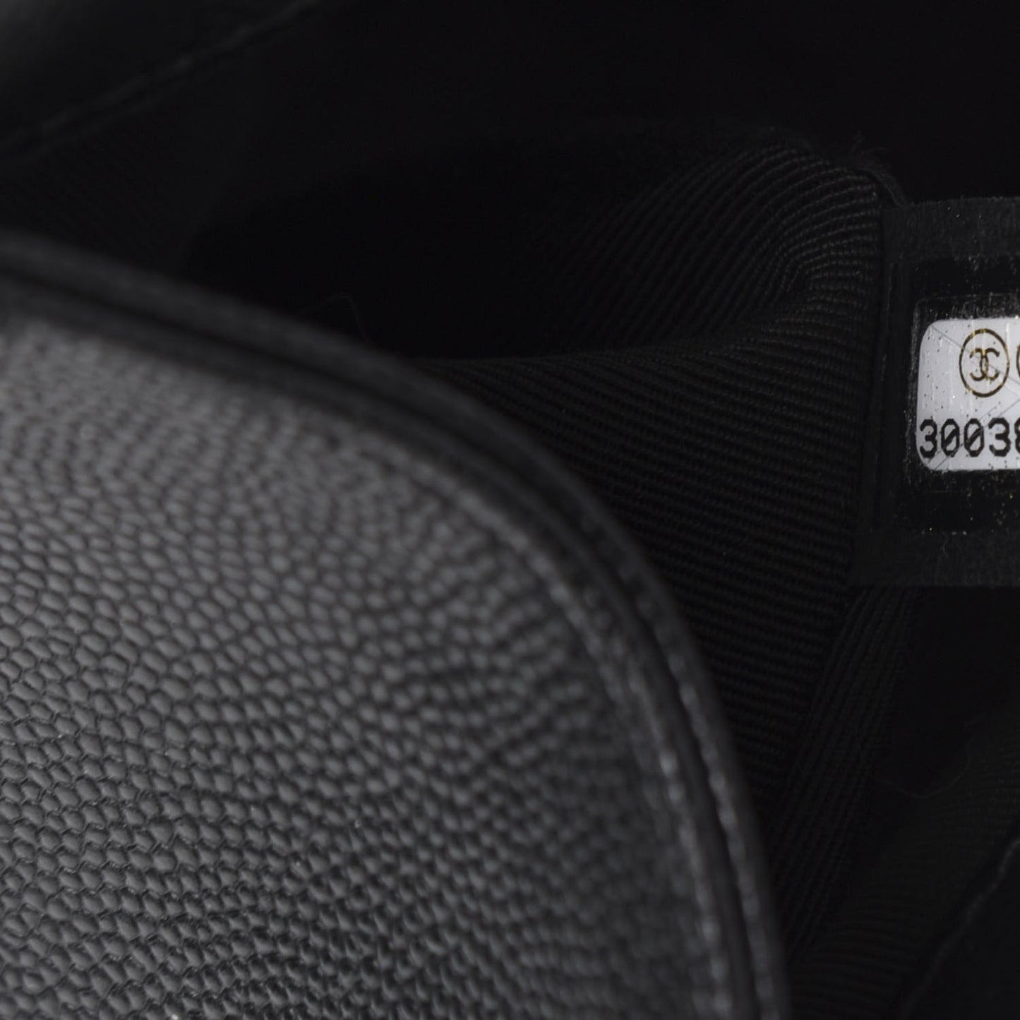 Caviar Quilted Medium Boy Flap Black