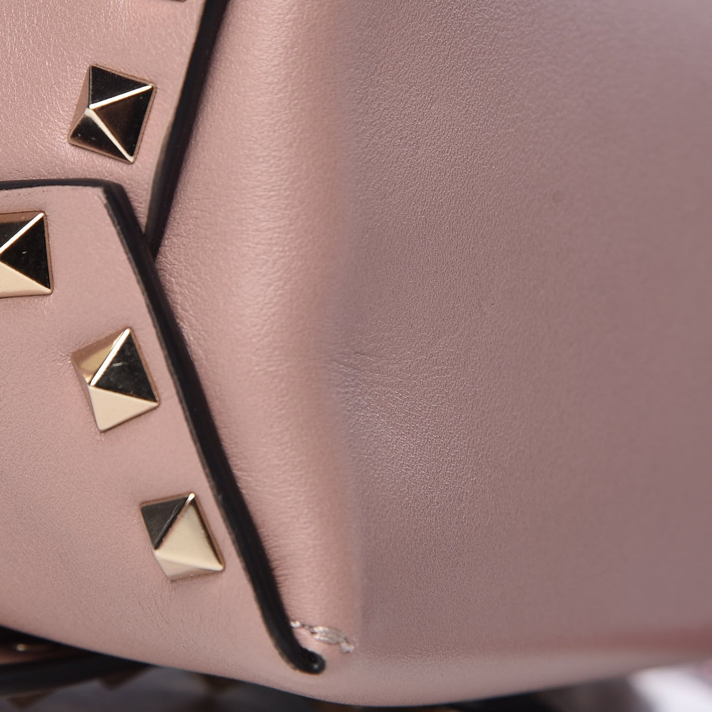 Vitello Mini Rockstud Crossbody Bag Poudre