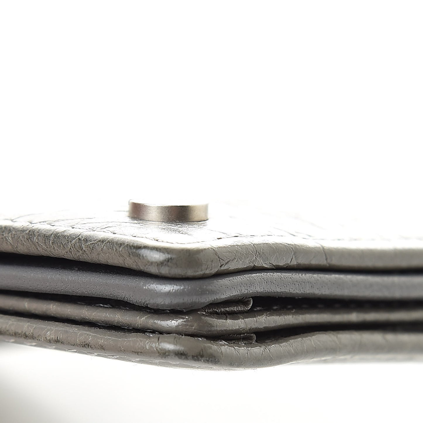 Agneau Arena Nappa Glover Flap Card Case Gris Fumee