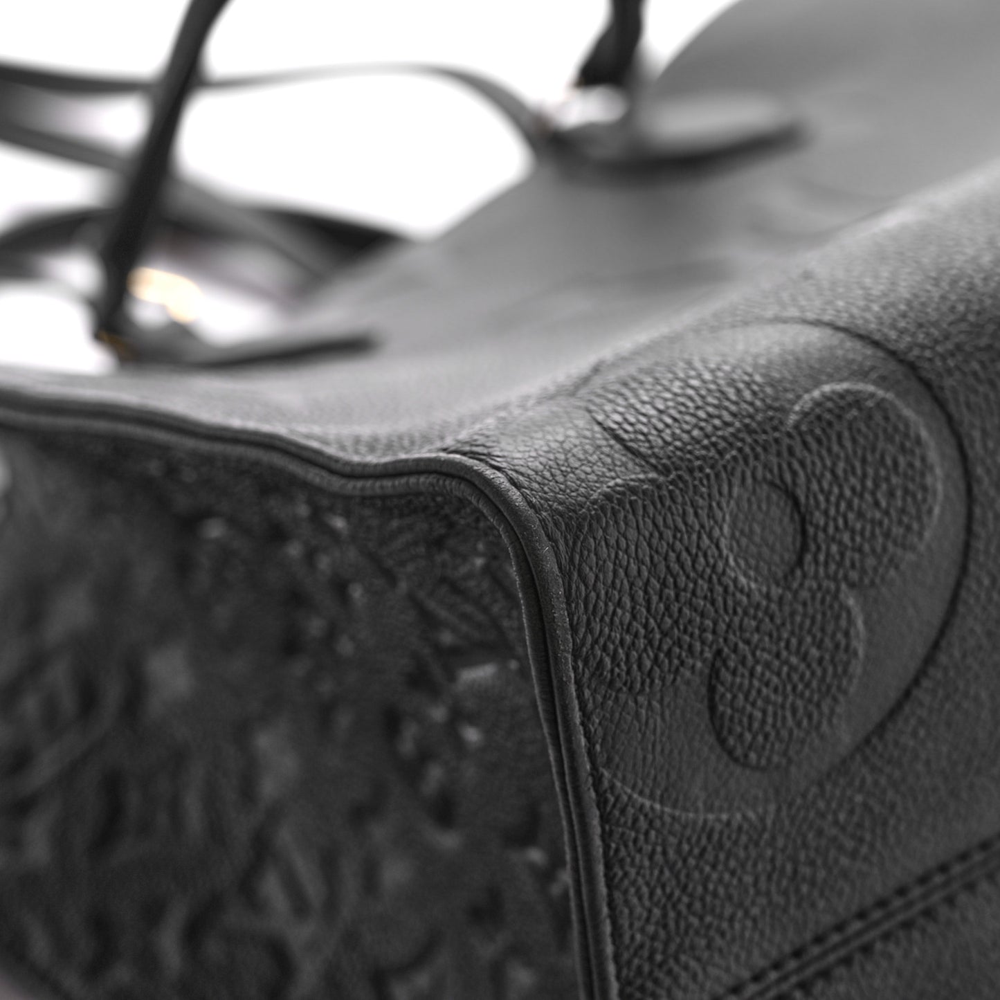 Empreinte Monogram Giant Onthego MM Black