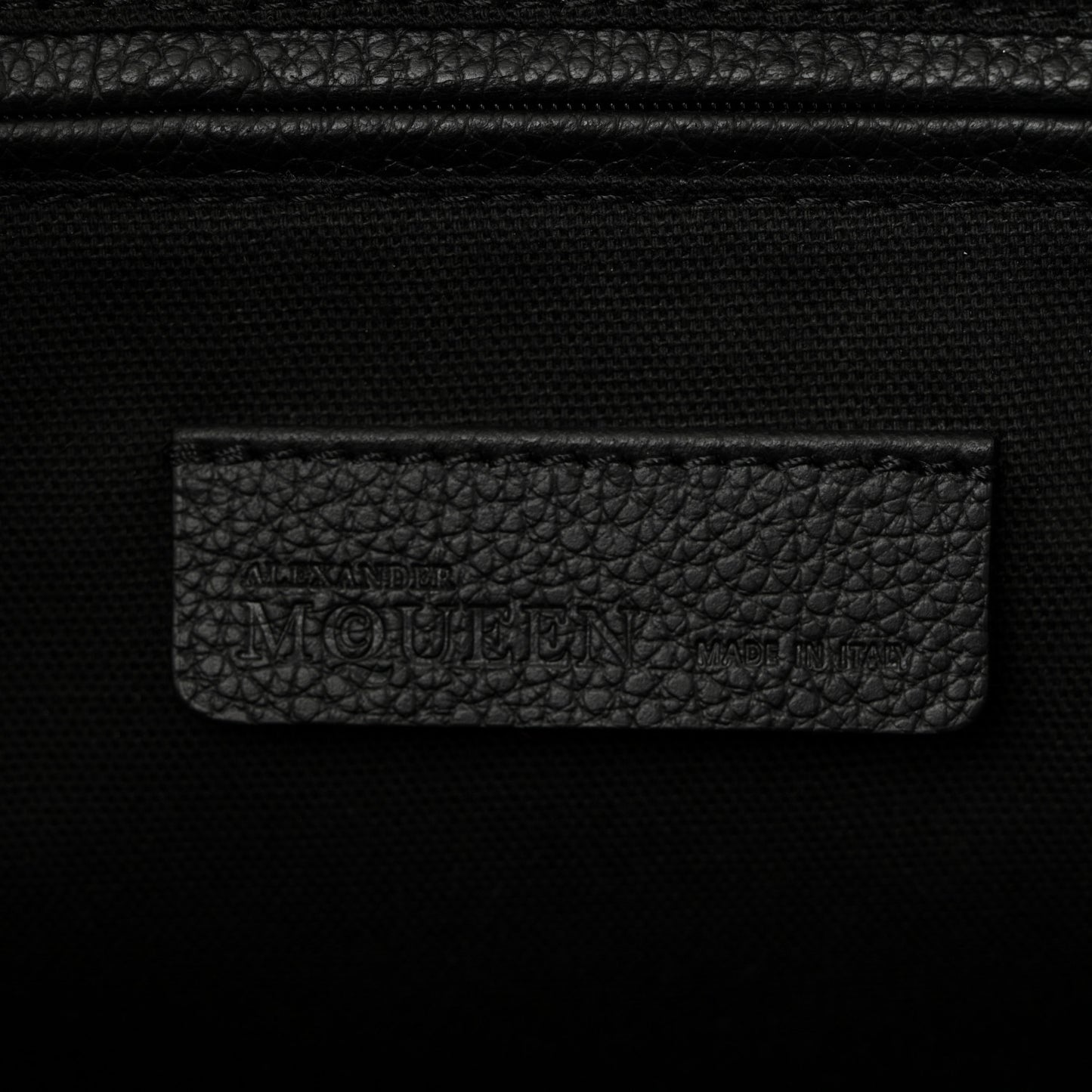 Pebbled Calfskin Large Skull Padlock Zip Around Tote Black