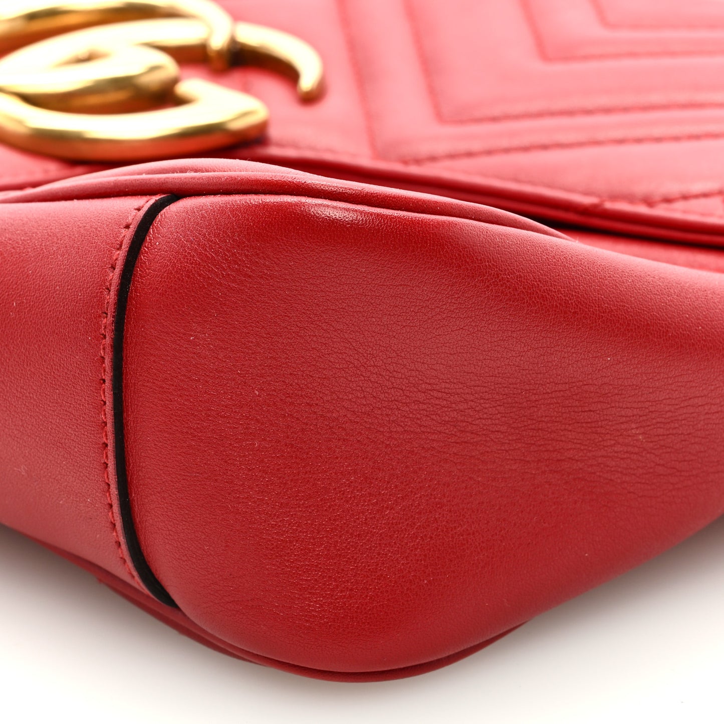 Calfskin Matelasse Medium GG Marmont Shoulder Bag Hibiscus Red