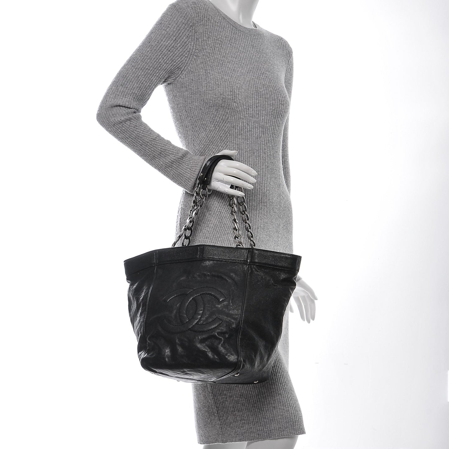 Distressed Caviar Outdoor Ligne Tote Black