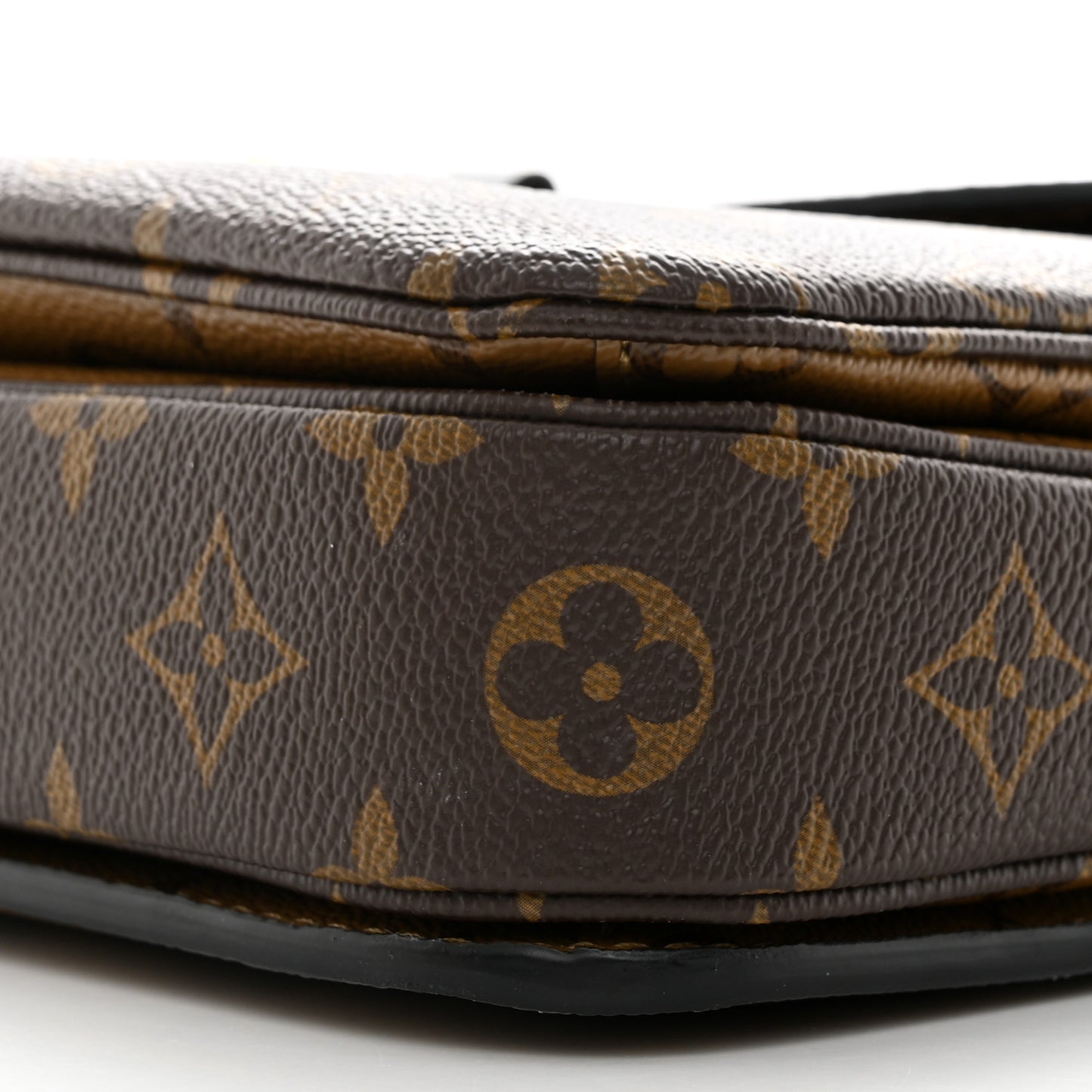 Reverse Monogram Pochette Metis