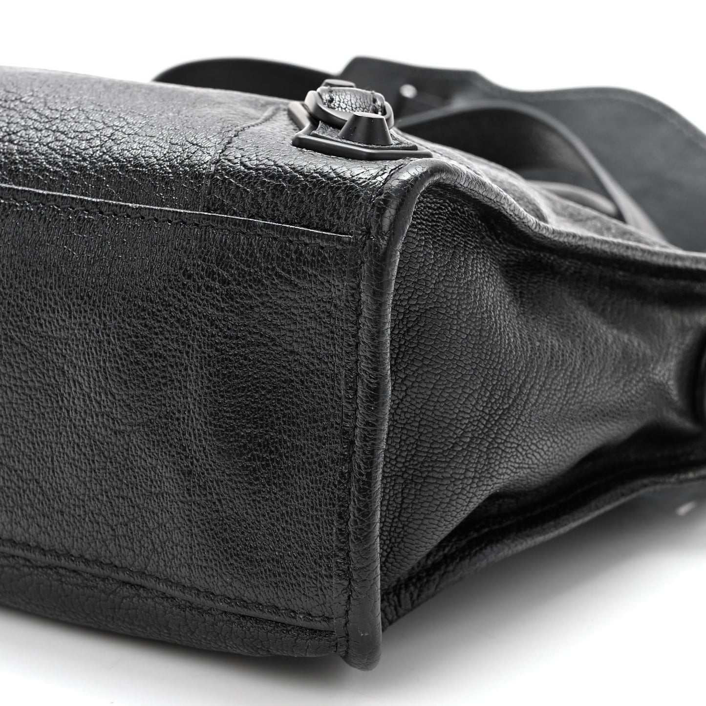 Chevre Black Metallic Edge Hardware S City Black