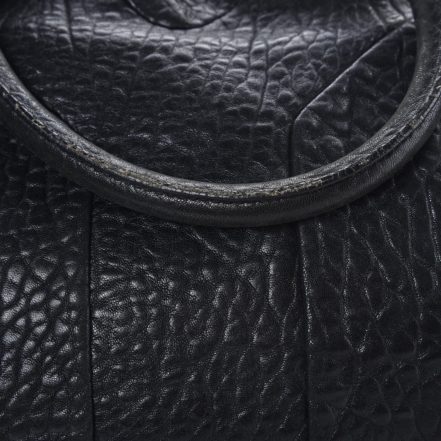 Pebbled Lambskin Medium Easy Sac Black