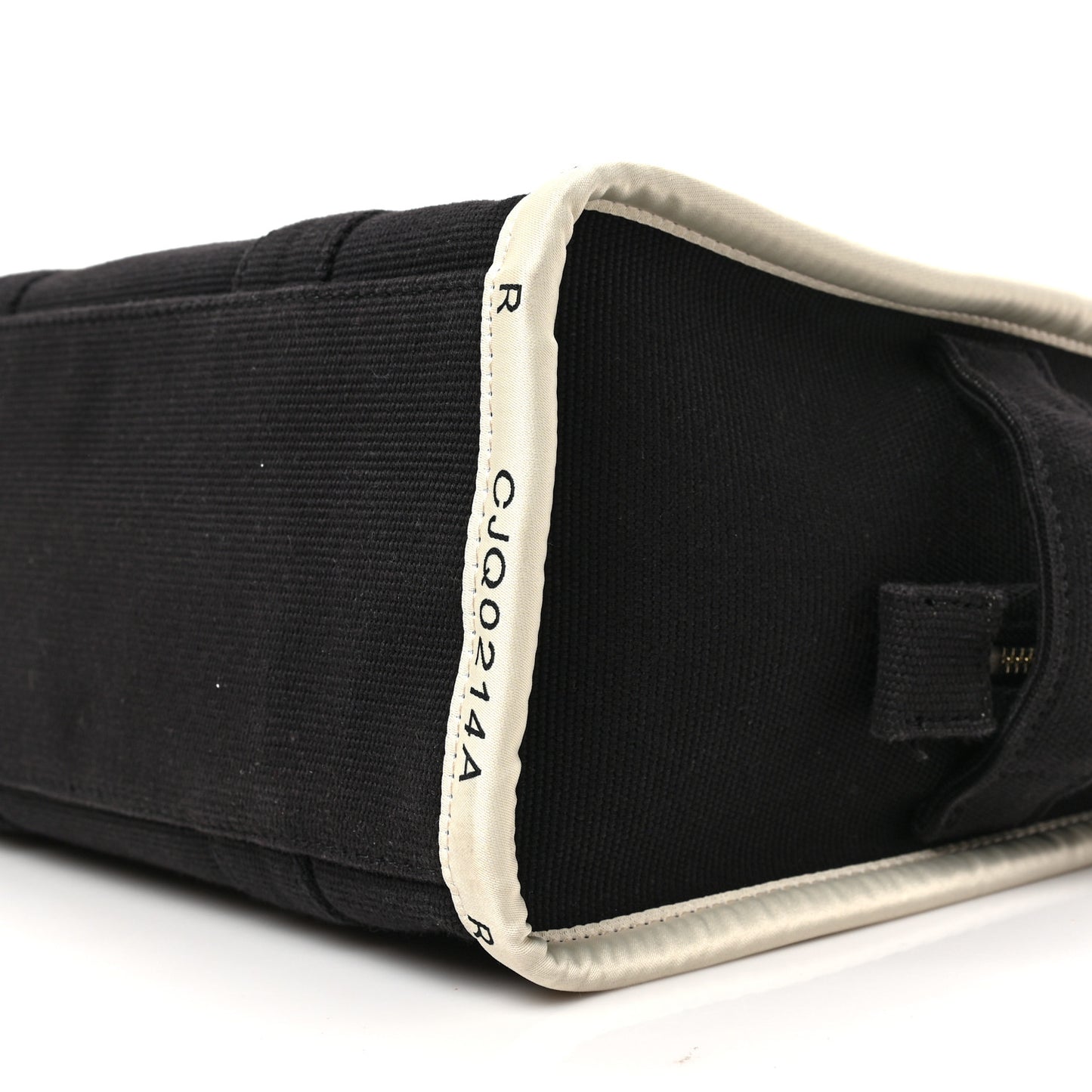 Jacquard Medium The Traveler Tote Bag Black