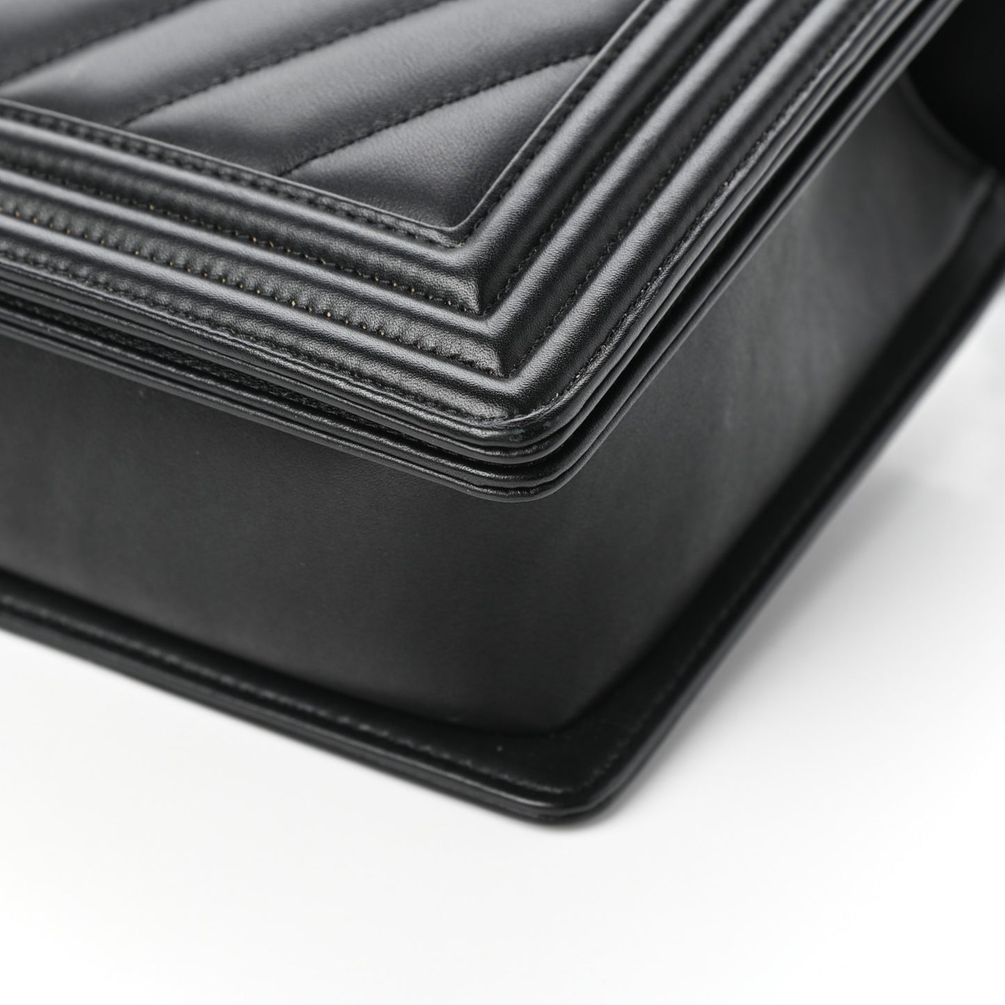 Calfskin Chevron Quilted New Medium Boy Flap Black