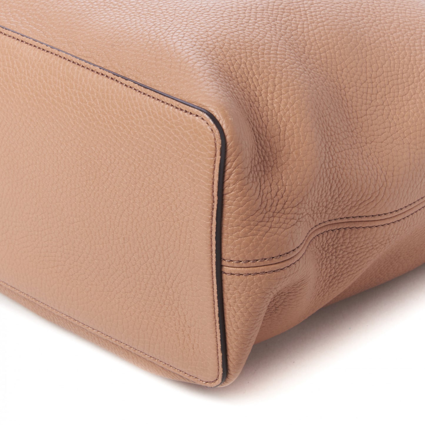 Pebbled Calfskin Large Soho Hobo Camelia