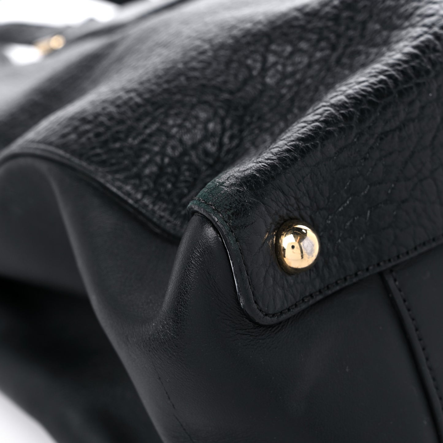 Signature Grain Calfskin Medium Tote Black