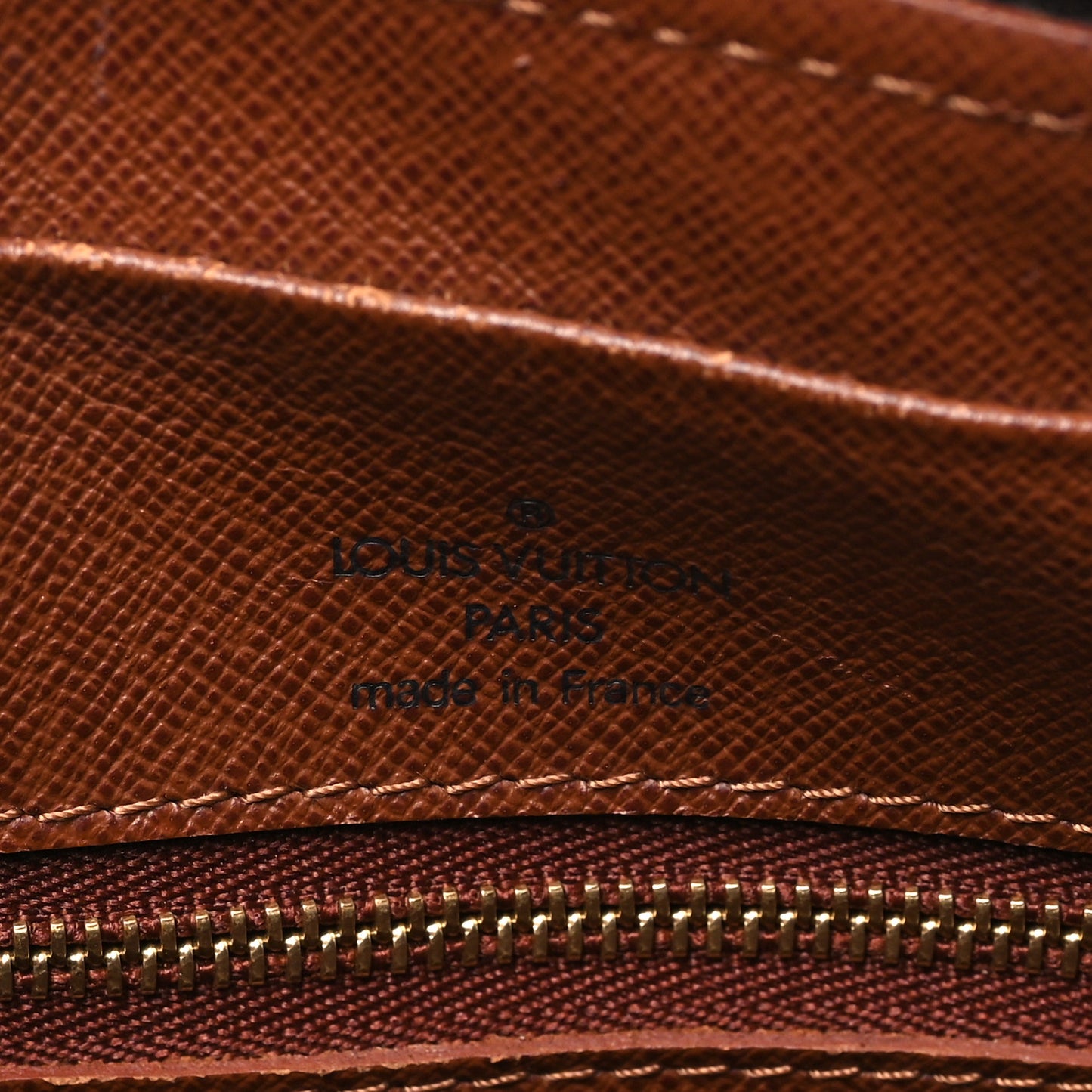 Monogram Nil 28