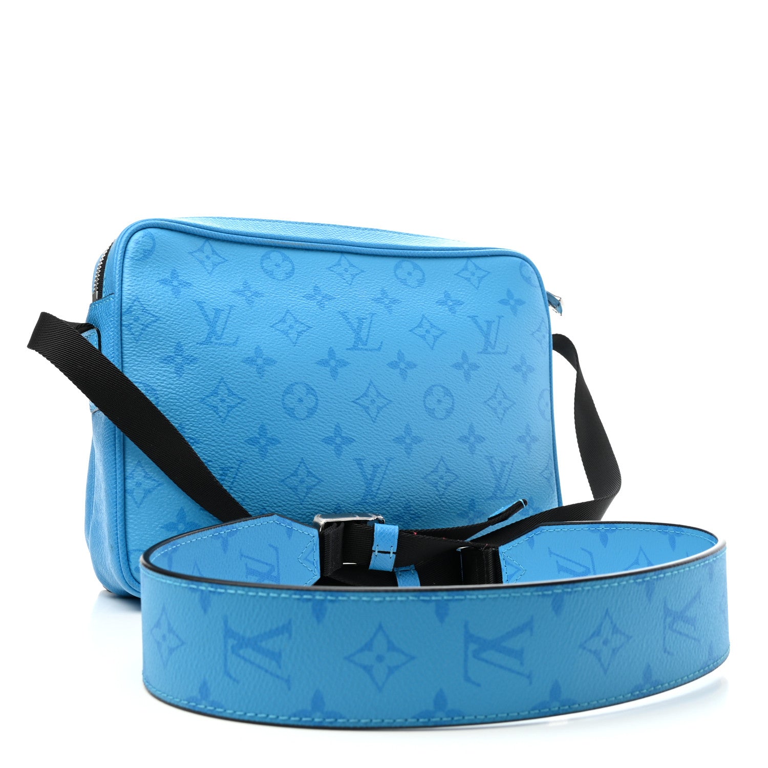 Louis Vuitton Taigarama Outdoor Messenger Blue Lagoon 2 of 4