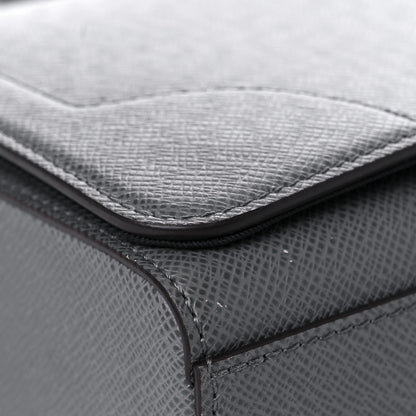 Louis Vuitton Taiga New Flap Messenger Gris 7 of 13