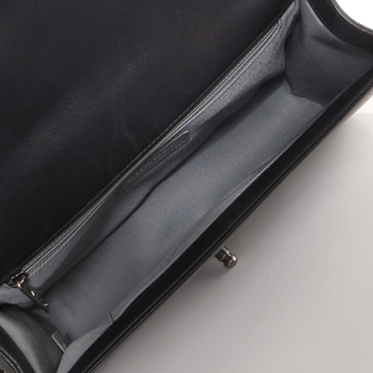 Calfskin Chevron New Medium Boy Flap Black