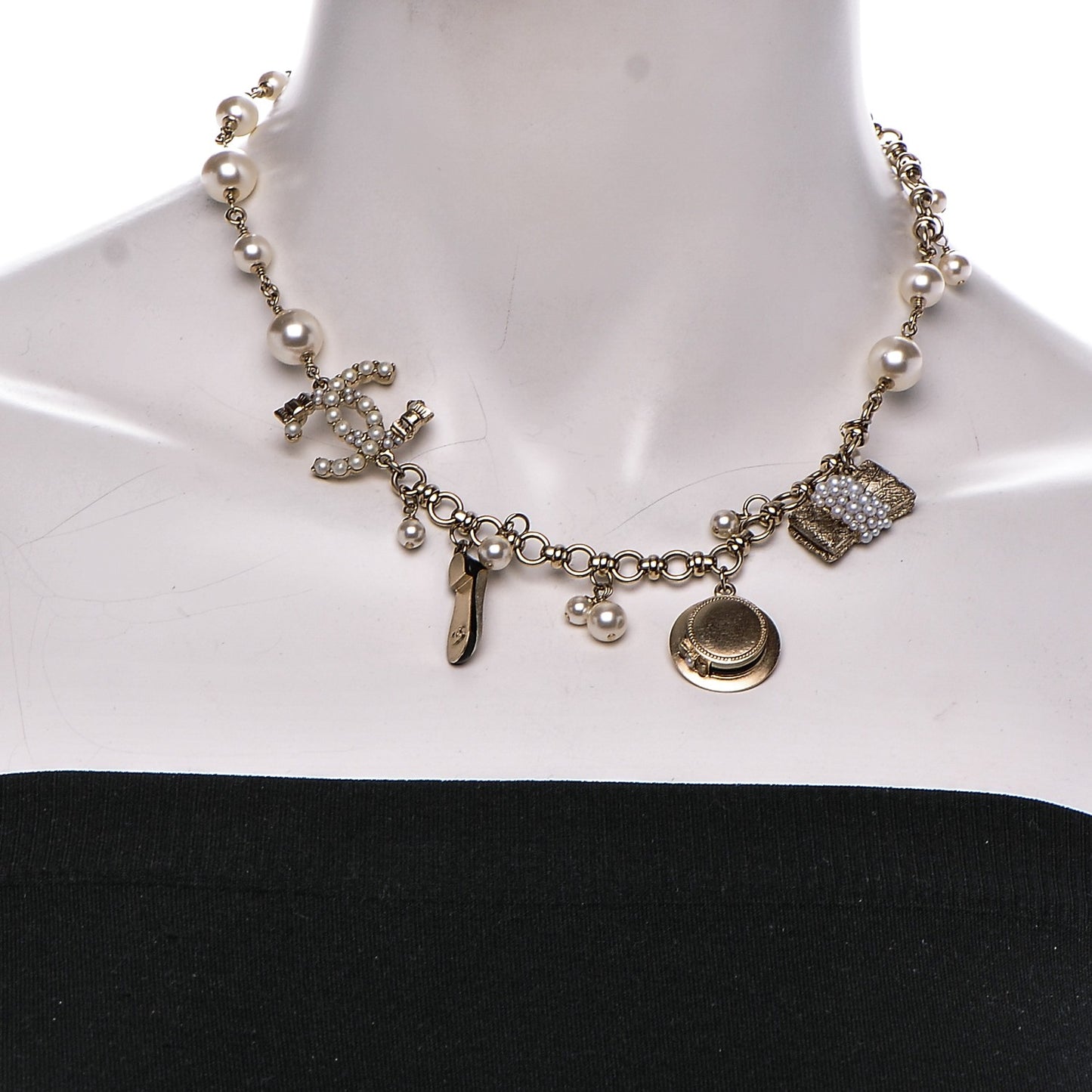 Pearl CC Charm Short Necklace Gold