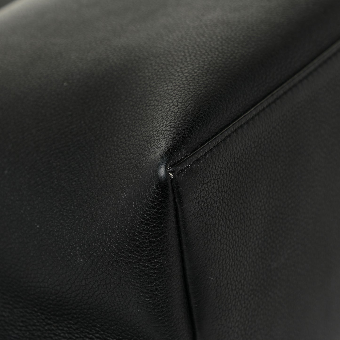 Calfskin Lockme Go Tote Black