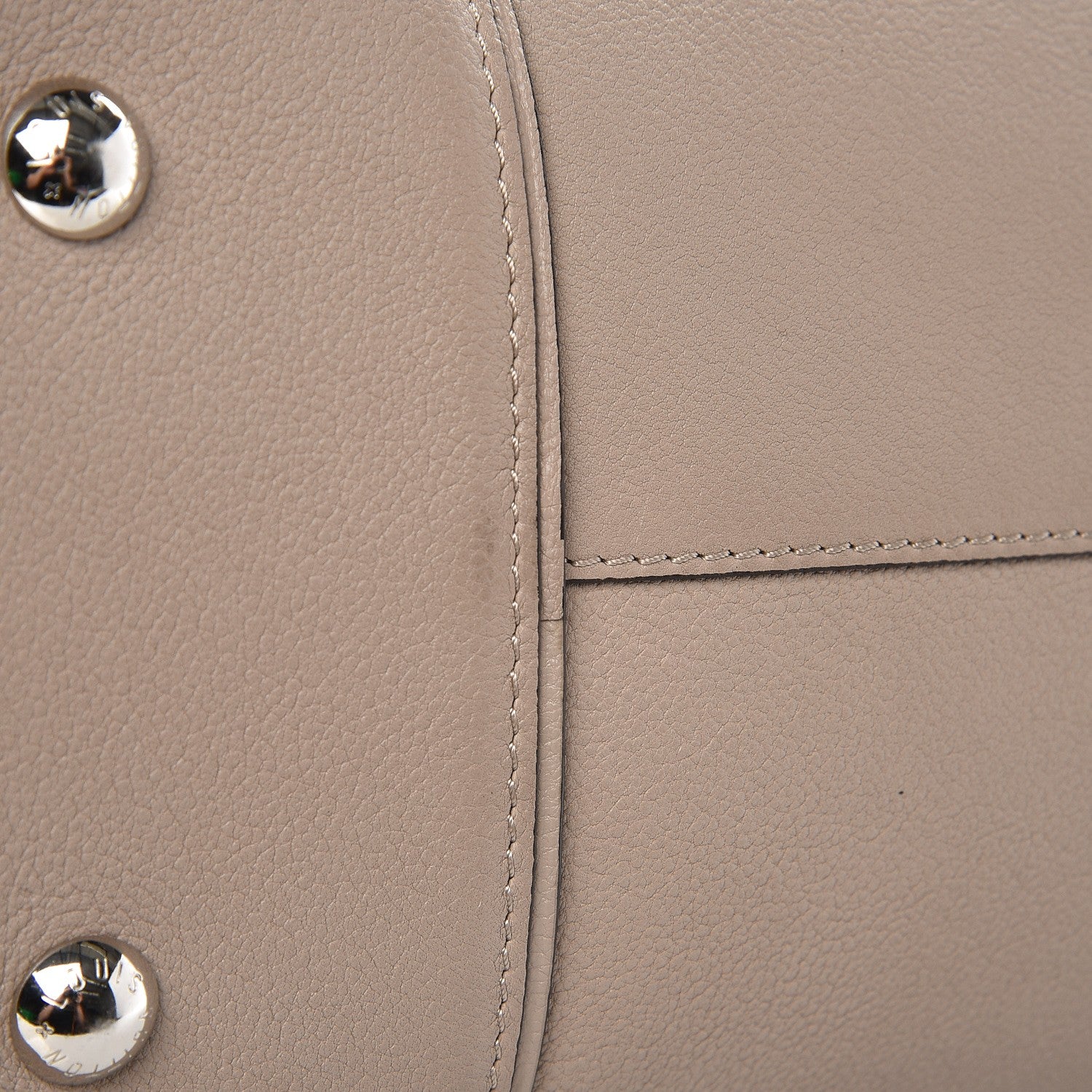 Louis Vuitton Veau Cachemire Soft Lockit MM Galet 9 of 10